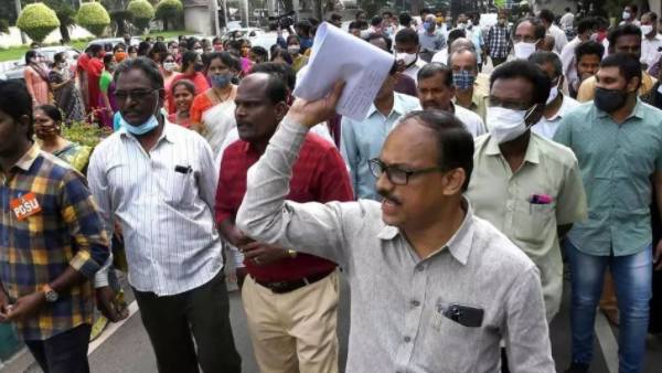 భవిష్యత్ కార్యాచరణపై ఉద్యోగుల నోటీసు