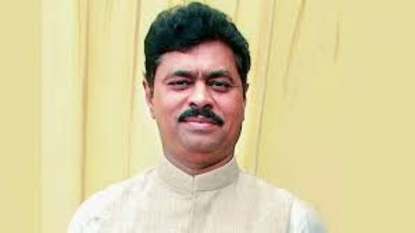 ఏపీ ఉద్యోగులు కేంద్రం జోక్యం చేసుకోవాలని తనను అడుగుతున్నారు