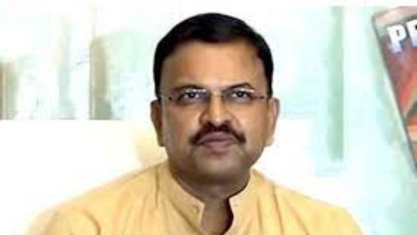 Former CBI JD Laxminarayan has expressed solidarity with the farmers of Amaraati, suggested for continue Amaravati as capital Former CBI JD Laxminarayan has expressed solidarity with the farmers of Amaraati, suggested for continue Amaravati as capital