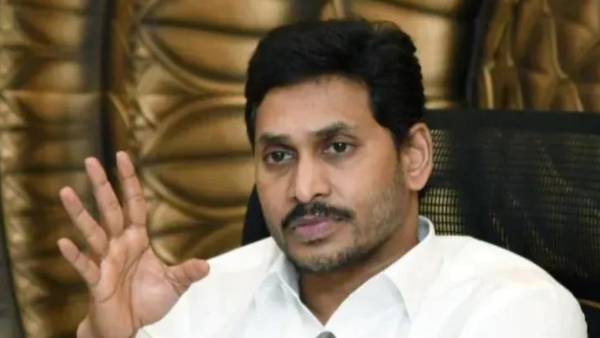 జగన్ చేతికి పీఆర్సీ రిపోర్ట్