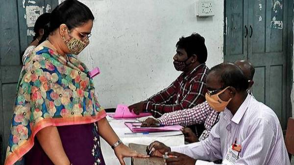 తొలిసారిగా ఎమ్మెల్యేలు..ఎంపీలకు ఓటు