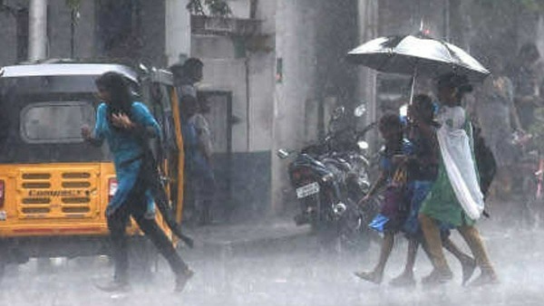 Chennai Rains: tamilnadu government closes schools, offices, only essential services allowed Chennai Rains: tamilnadu government closes schools, offices, only essential services allowed