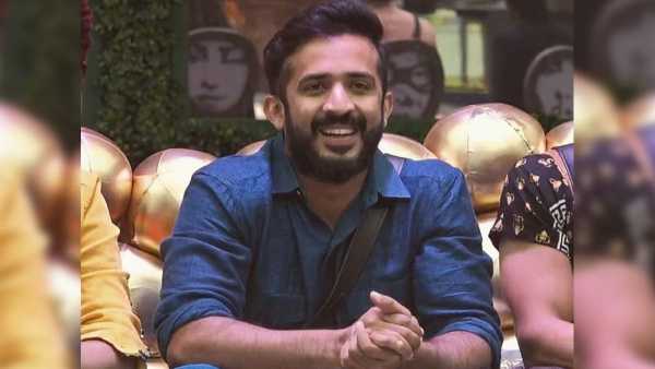 సైబర్ క్రైం పోలీసుల ముందు యాంకర్ రవి