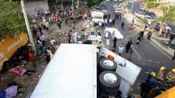 Mexico road accident: At least 53 were killed as trailer overturns Mexico road accident: At least 53 were killed as trailer overturns