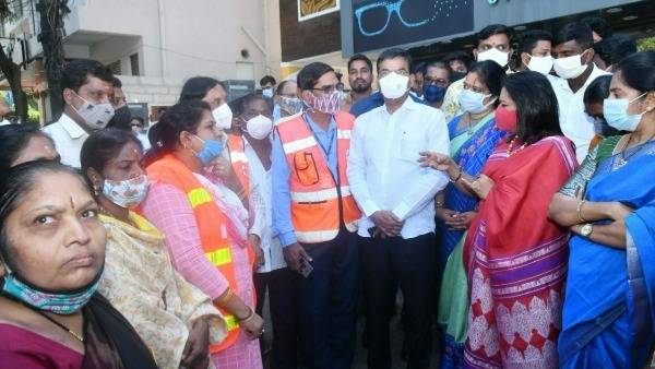 ఎలుచూసినా పచ్చదనం, పరిశుభ్రతే.. నగర శానిటేషన్ పై మేయర్ సమీక్ష