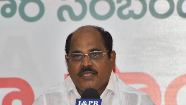jagan government indications on prc announcement in a week amid employees agitations jagan government indications on prc announcement in a week amid employees agitations