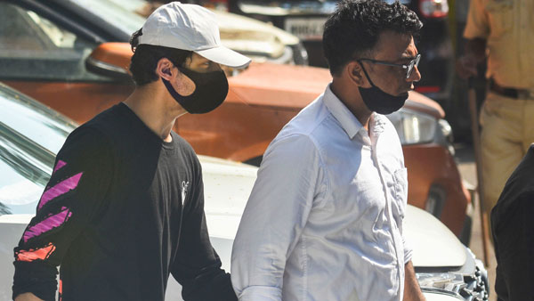 షారుఖ్‌ఖాన్ కుమారుడు అరెస్టు