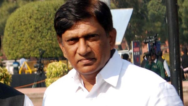 తెలంగాణ వేగంగా అభివృద్ది చెందుతోంది.. కేంద్రం తగిన చేయూత అందివ్వాలన్న వినోద్