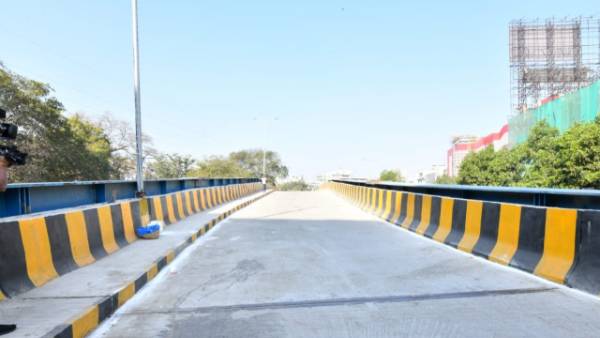 మౌళిక సదుపాయాల కల్పనలో హైదరాబాద్ టాప్.. రహదారుల విస్తరణలో వేగం