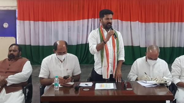 బీజేపి టీఆర్ఎస్ డ్రామాలు.. కావాలనే వరి కొనుగోలు డ్రామా అన్న రేవంత్