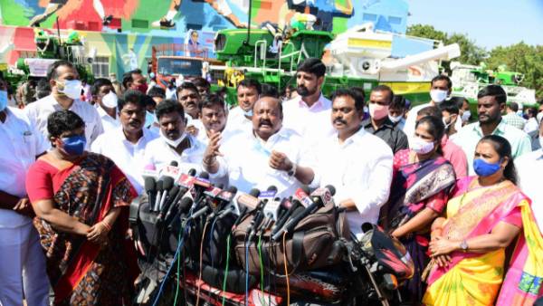 ప్రతిపక్షాలు అపోహలు సృష్టిస్తున్నాయి.. దళితులు నమ్మొద్దన్న మంత్రి గంగుల