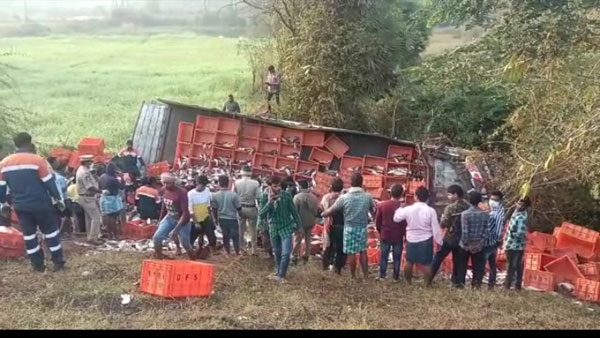 Road Accident at Thadepalligudem; Four died, 10 people injured; Sankranti Festival Tragedy Road Accident at Thadepalligudem; Four died, 10 people injured; Sankranti Festival Tragedy