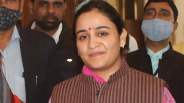 లక్నో కంటోన్మెట్ టికెట్ ఇస్తే..