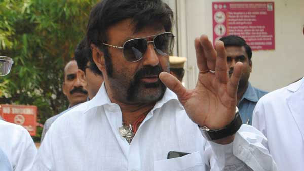 కొనసాగుతున్న హిందూపురం బంద్ .. జిల్లా కేంద్రం చెయ్యాలన్న బాలకృష్ణ