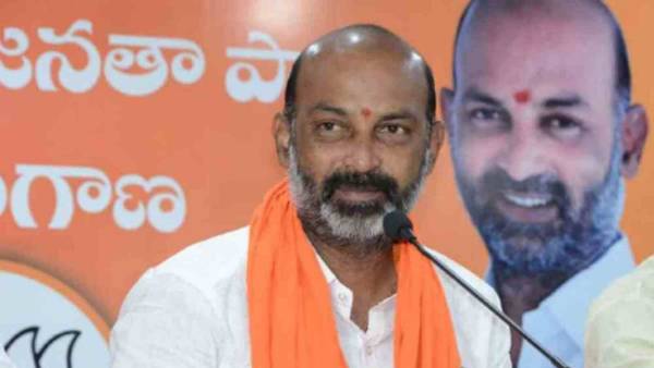 రోటీన్ గా బండి సంజయ్ ఉపన్యాసం.. హాస్యంగా మారిని సీరియస్ కామెంట్స్