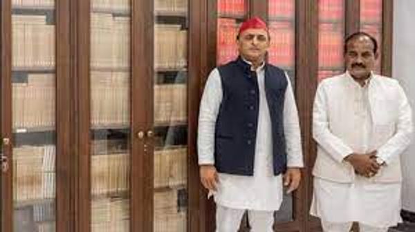 Uttar Pradesh Assembly Polls 2022: Former BJP Minister Dara Singh Chauhan joins Samajwadi Party Uttar Pradesh Assembly Polls 2022: Former BJP Minister Dara Singh Chauhan joins Samajwadi Party