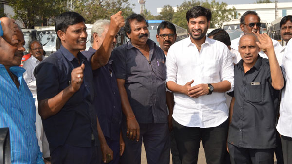 అవినాష్ పై పనిచేయని కొడాలి ప్లాన్