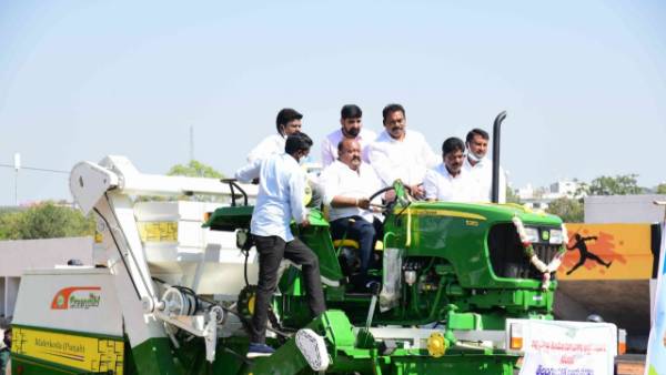 దళిత కుటుంబాల్లో వెలుగులు నిపడమే లక్ష్యం.. పథకం అమలుపై సందేహాలు వద్దన్న మంత్రి గంగుల