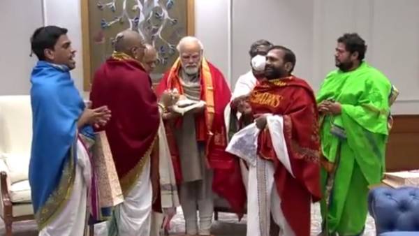 Priests from Tirupati and Srisailam temples of AP, met PM Modi and gave him prasada Priests from Tirupati and Srisailam temples of AP, met PM Modi and gave him prasada