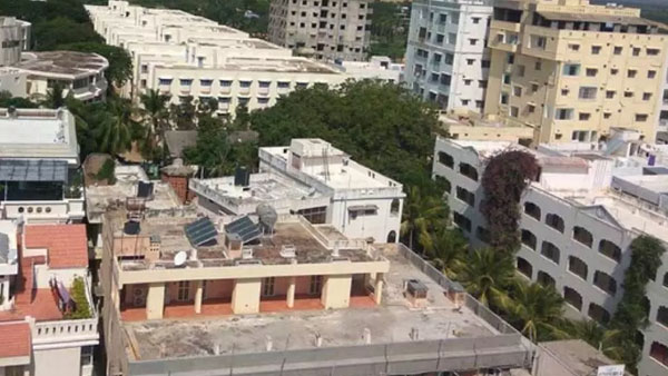 పుట్టపర్తి జిల్లా కేంద్రంగా ప్రకటించటంపై హిందూపురంలో నిరసన సెగ
