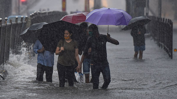 ఉత్తరకోస్తాలో తేలికపాటి వర్షాలు
