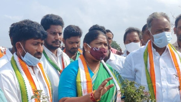 మిర్చి రైతులకు 50 వేల నష్టపరిహారం.. టీ సర్కార్ ను డిమాండ్ చేసిన సీతక్క