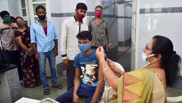 పెరుగుతున్న కరోనా కేసులు