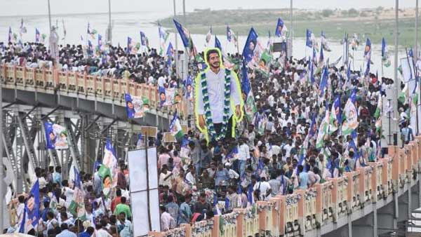 ఇచ్ఛాపురం వద్దే ఇదే రోజు..