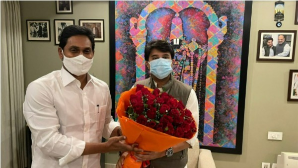 కేంద్రమంత్రులతో..