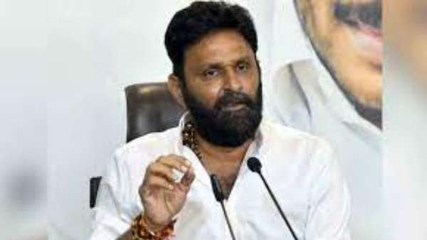 ప్రవీణ్ ప్రకాష్తో ఆరంభం..