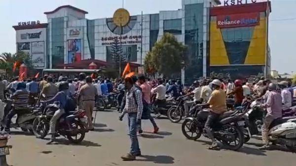 అంత్యక్రియల కోసం ఊరేగింపు