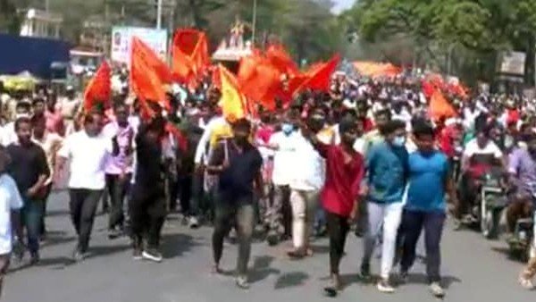 ప్రజల ఆస్తులు ఎందుకు నాశనం చేస్తున్నారు ?