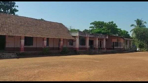 విద్యాశాఖ అధికారులు ఎంట్రీ