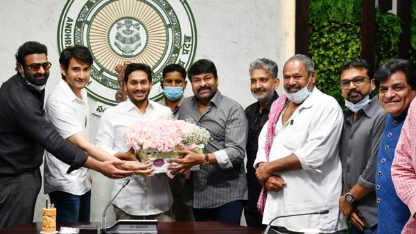 మూడు నగరాల్లో స్టూడియోలు