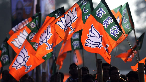 Goaలో మరోసారి బీజేపీ, మెజార్టీకి ఒక సీటు తగ్గినా, ముగ్గురు స్వతంత్రుల మద్దతు, గవర్నర్ వద్దకు