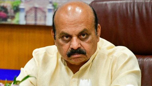 పవర్ స్టార్ కు మాత్రమే సాధ్యం, సీఎం