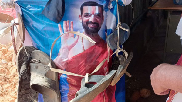 మేడారంలో చిన్నజీయర్ స్వామి దిష్టిబొమ్మ దహనం