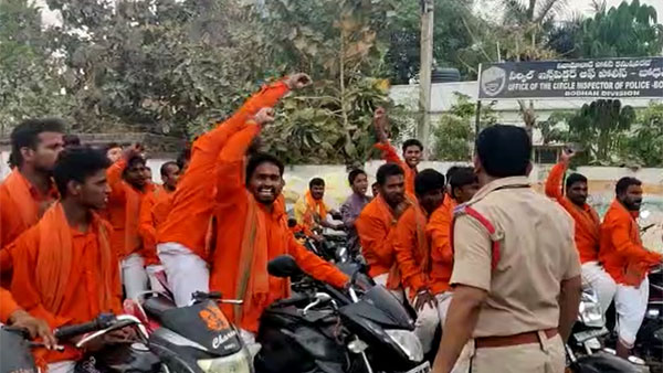శివాజీ విగ్రహాన్ని ముట్టుకుంటే..