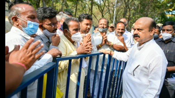 కోట్లాది మందిలో పవర్ స్టార్ సజీవంగా ఉన్నారు, సీఎం
