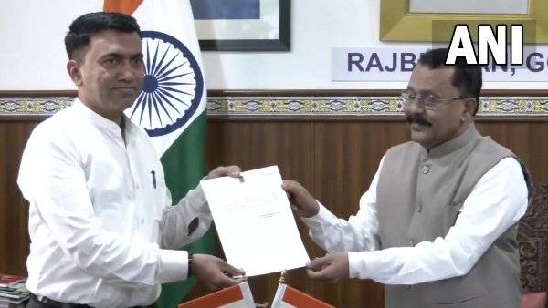  CM: మెజారిటీ ఎమ్మెల్యేలు, సీఎం రాజీనామా, కొత్త సీఎం ఎవరు ?, పేరు ప్రచారంలో ఉన్నా లాస్ట్ మినిట్ లో ! 