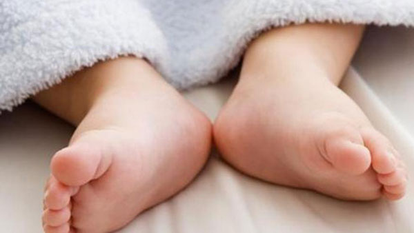 బిడ్డ పుట్టిన ఆరు రోజులకే అమ్మేసిన తల్లి