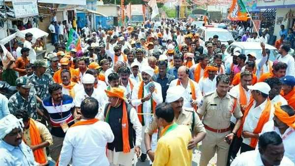 బీజేపీకి ఒక్క అవకాశం ఇవ్వాలంటూ బండి సంజయ్