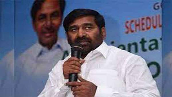 గవర్నర్ ఉద్దేశపూర్వకంగా ప్రభుత్వం పంపే ఫైళ్లను ఆలస్యం చేస్తున్నారు