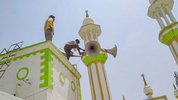 ముస్లీం సోదరులకు షాక్ ఇచ్చిన యోగి ప్రభుత్వం