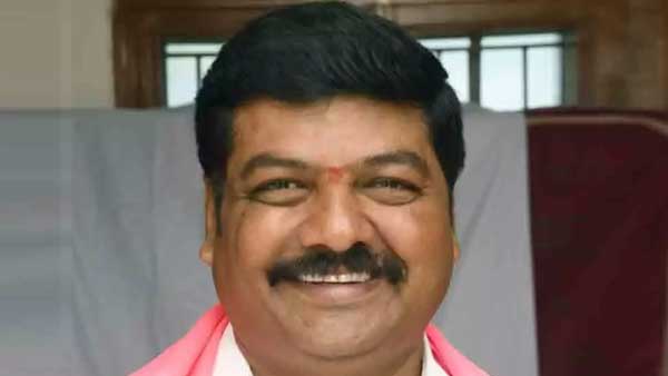 వరంగల్ తూర్పు నేతల మధ్య వర్గ పోరు