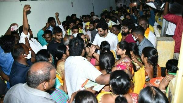 వైసీపీ ప్రభుత్వం చెత్త ప్రభుత్వం అంటూ మండిపాటు
