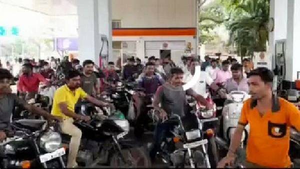 bank owner offer to people re.1 litre petrol bank owner offer to people re.1 litre petrol