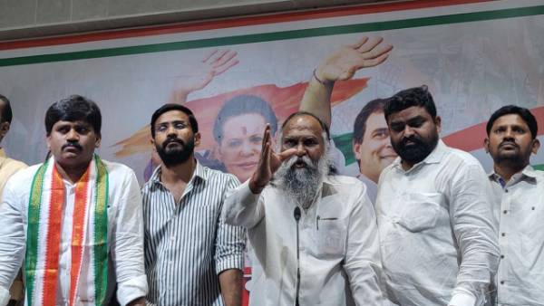 రాహుల్ గాంధీ సమావేశానికి అనుమతి ఇవ్వరా.?టీఆర్ఎస్ నేతలు వీసీని కూడా బ్లాక్ మెయిల్ చేస్తున్నారన్న జగ్గారెడ్డి