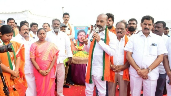 పువ్వాడ అజయ్, పోలీసులపై హత్య కేసు పెట్టాలన్న బండి సంజయ్