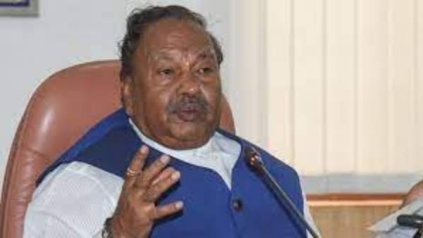 మంత్రి పదవి పోయింది